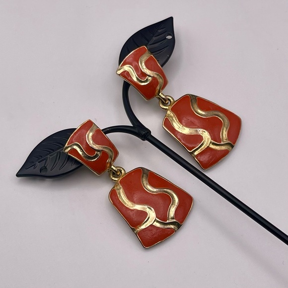 Vintage Bold Burnt Orange and Gold Geometric Dangle Pierced Earrings - Picture 3 of 10